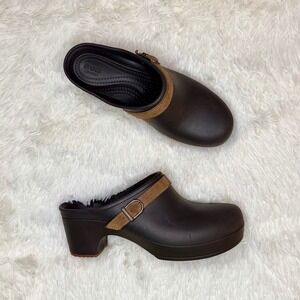 Crocs Sarah Belted‎ Clogs Women's Size 8 Brown Adjustable Buckle Comfort Shoes
